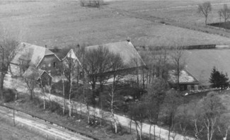 Hof der Familie Kleine Klausing in der Dammer Bauerschaft Suedfelde um 1960 - the farm of the family Kleine Klausing in Damme-Suedfelde around 1960